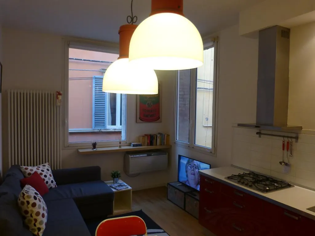 Apartment Suite Parigi 15 Bologna Italy